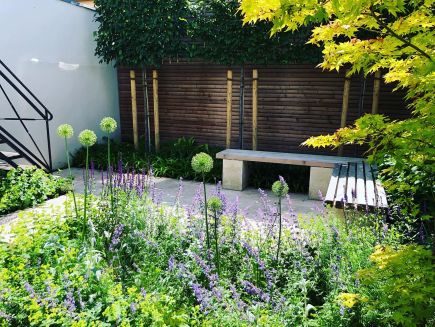 Projekt Hauch von London Beet und Bänke