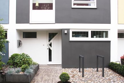 Projekt Familiengarten Frontansicht Hauseingang